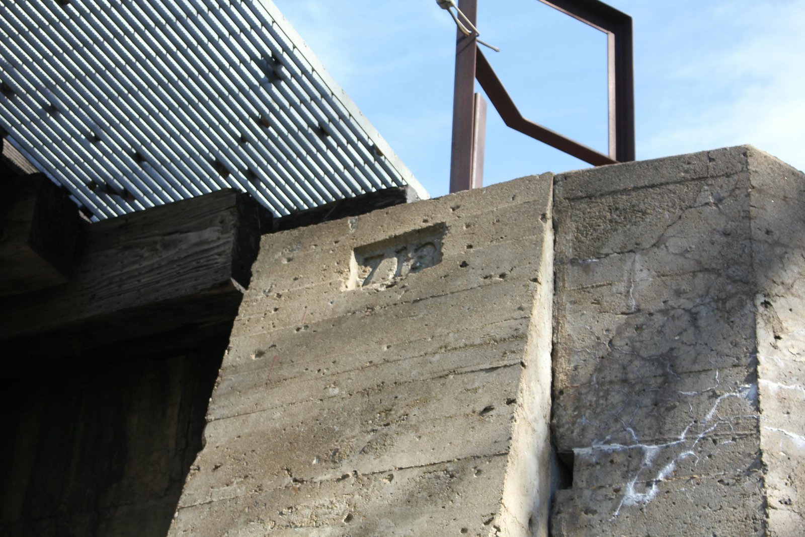 Bridge number stamp